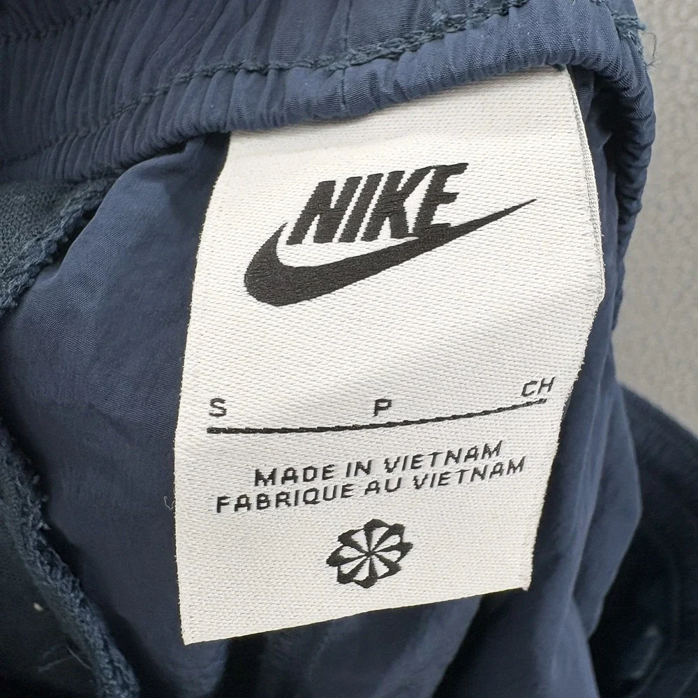 Nike women small
